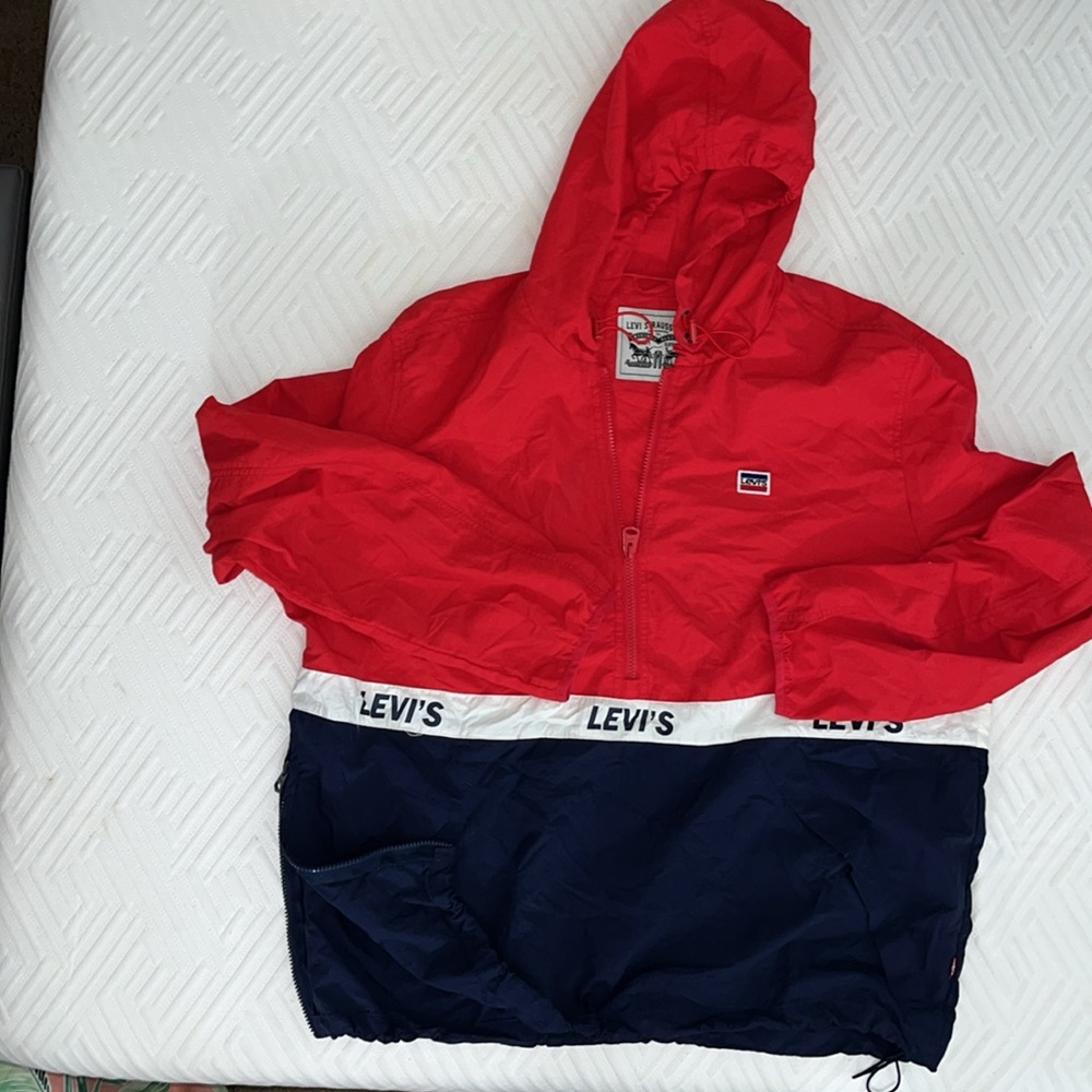 Levi’s Pullover - image 2